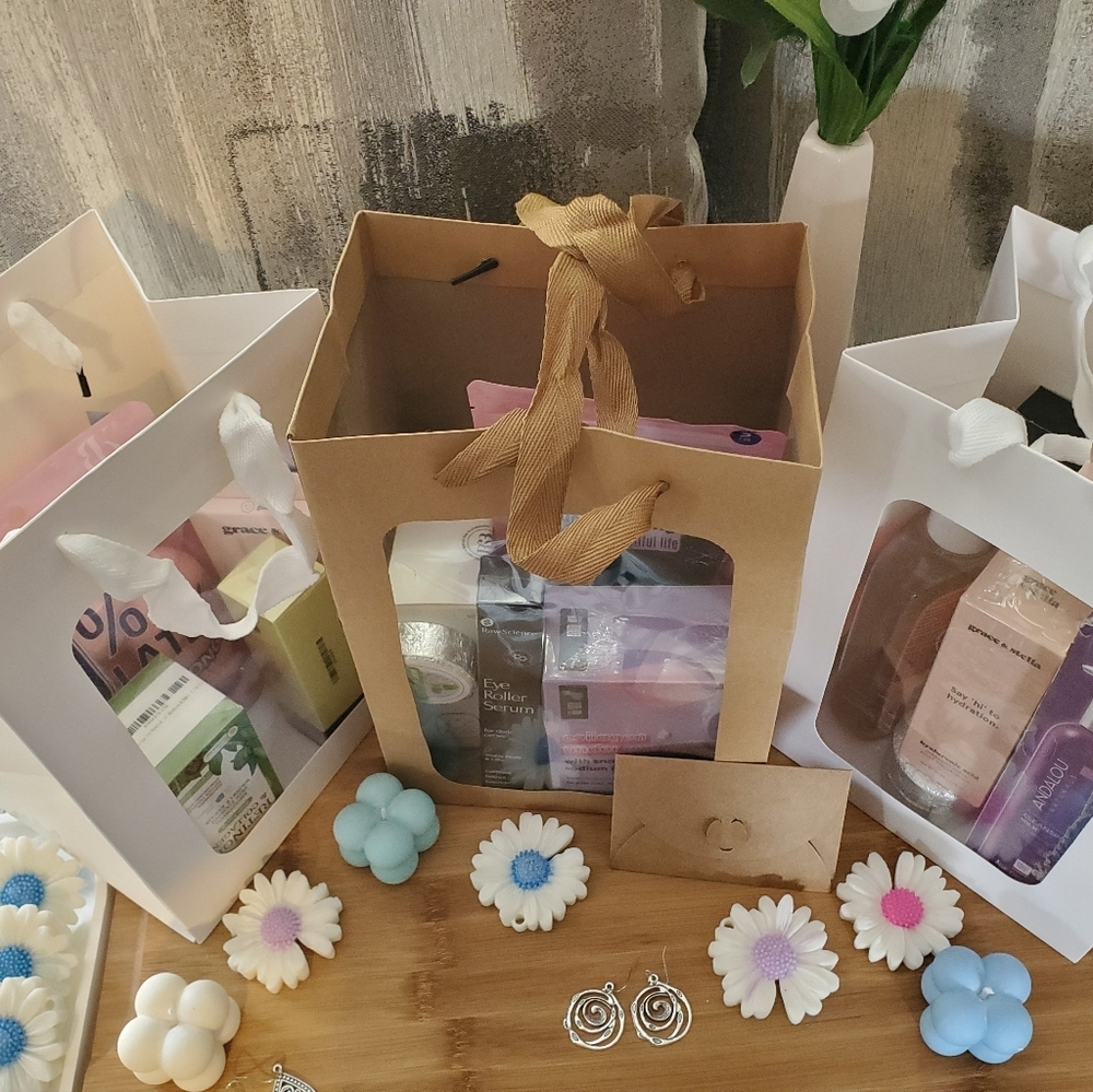 Gift Bundle for Woman - Picture 4 of 10